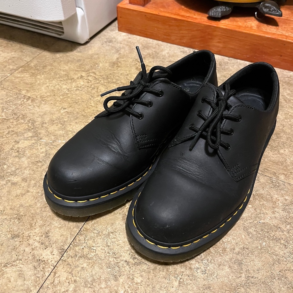 Dr. Martens classic Oxford shoe